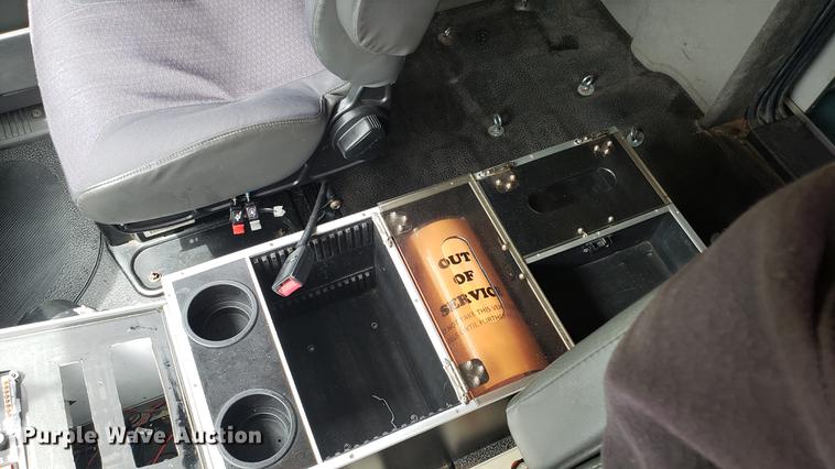 image for item EN9943 2009 International DuraStar 4300 ambulance