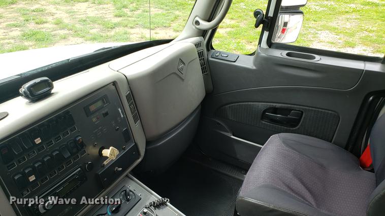image for item EN9943 2009 International DuraStar 4300 ambulance