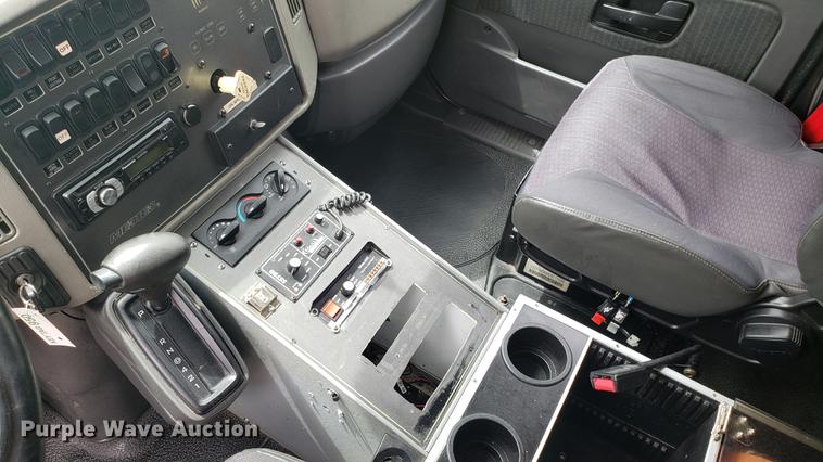 image for item EN9943 2009 International DuraStar 4300 ambulance