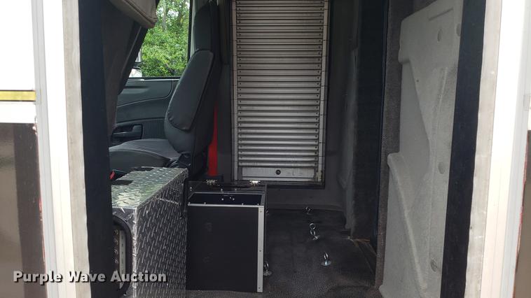 image for item EN9943 2009 International DuraStar 4300 ambulance