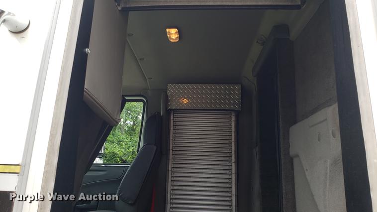 image for item EN9943 2009 International DuraStar 4300 ambulance