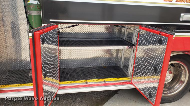 image for item EN9943 2009 International DuraStar 4300 ambulance