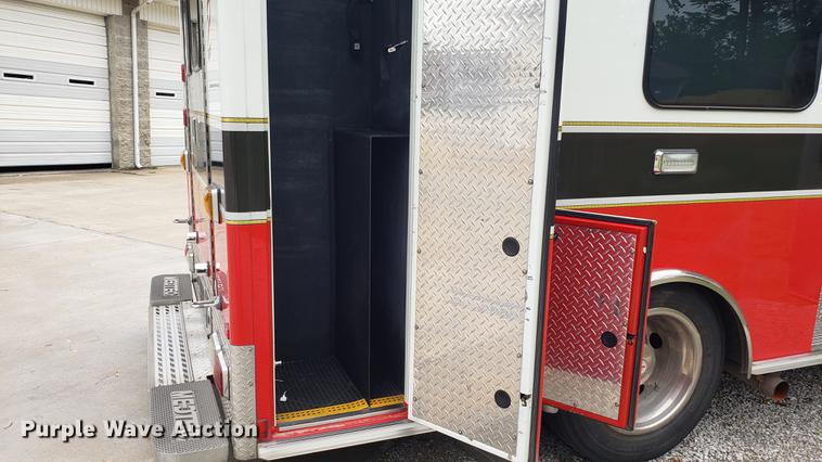 image for item EN9943 2009 International DuraStar 4300 ambulance