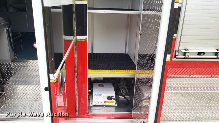 image for item EN9943 2009 International DuraStar 4300 ambulance