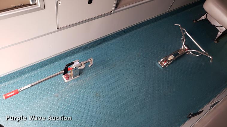 image for item EN9943 2009 International DuraStar 4300 ambulance