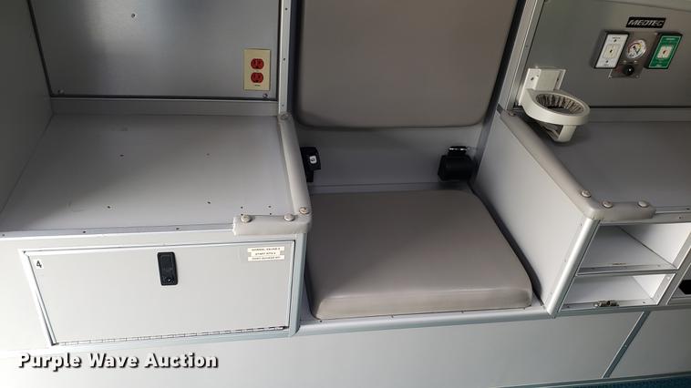 image for item EN9943 2009 International DuraStar 4300 ambulance