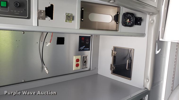 image for item EN9943 2009 International DuraStar 4300 ambulance