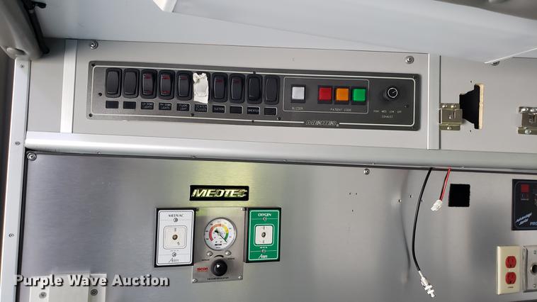 image for item EN9943 2009 International DuraStar 4300 ambulance