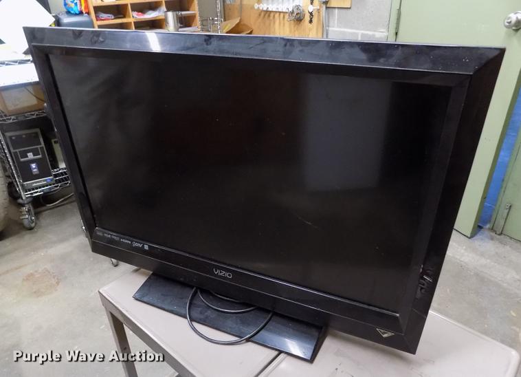 image for item FG9332 Vizio 32" television