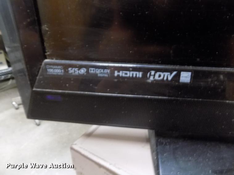 image for item FG9332 Vizio 32" television