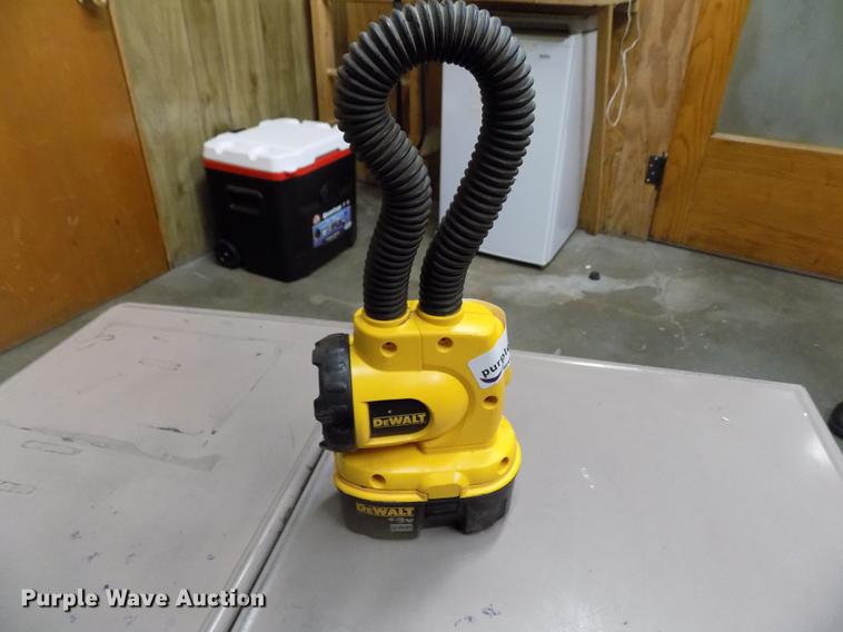 image for item FG9334 DeWalt DW919 light