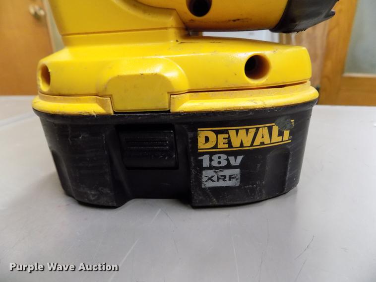 image for item FG9334 DeWalt DW919 light