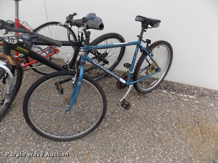 image for item FG9335 Approximately 24 bicycles