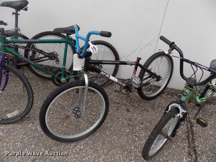 image for item FG9335 Approximately 24 bicycles