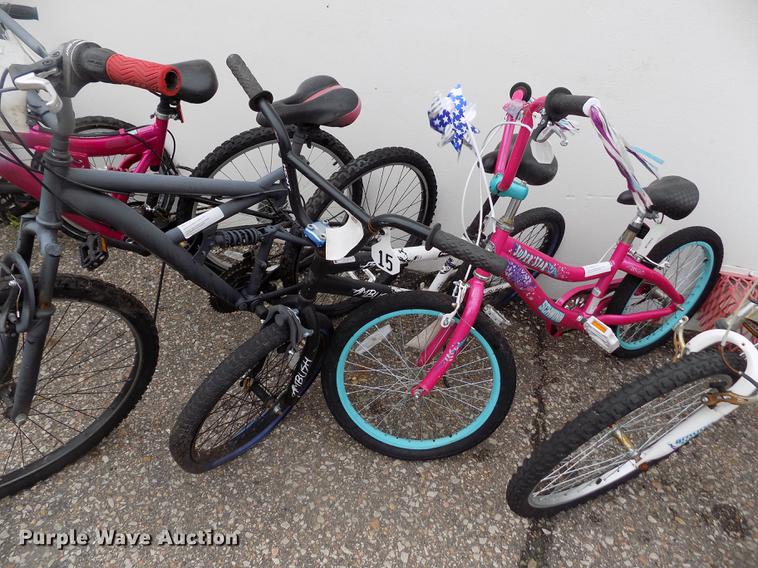 image for item FG9335 Approximately 24 bicycles