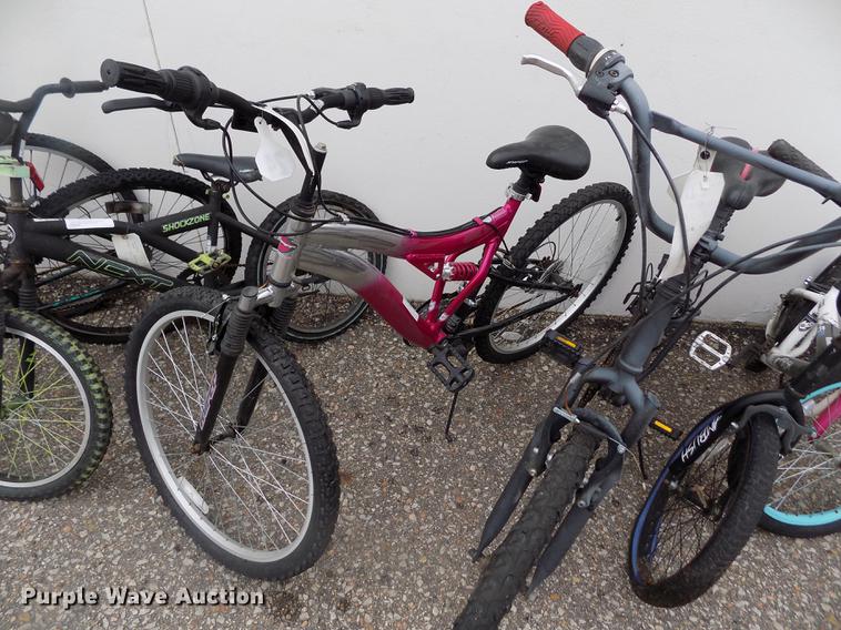 image for item FG9335 Approximately 24 bicycles