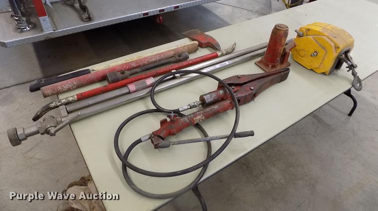 image for item FG9339 Fire fighting tools