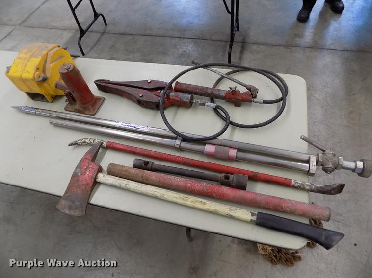 image for item FG9339 Fire fighting tools