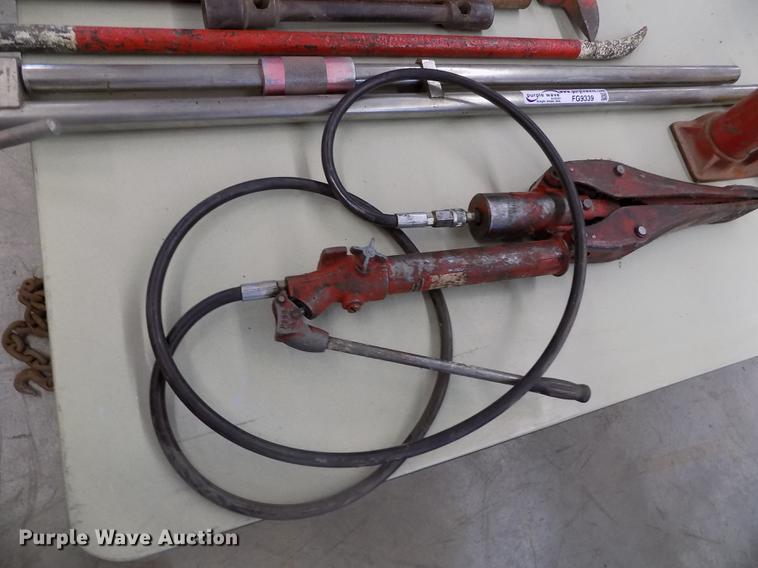 image for item FG9339 Fire fighting tools