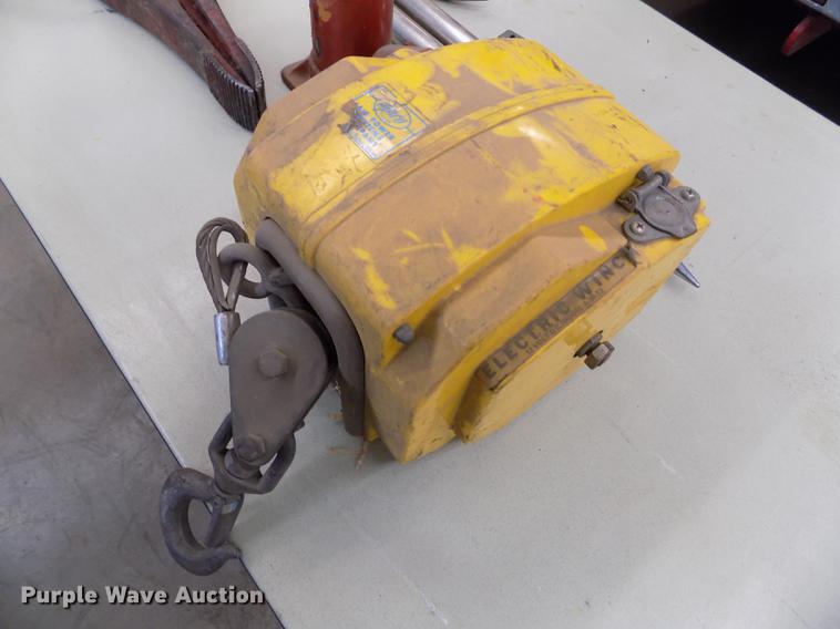image for item FG9339 Fire fighting tools