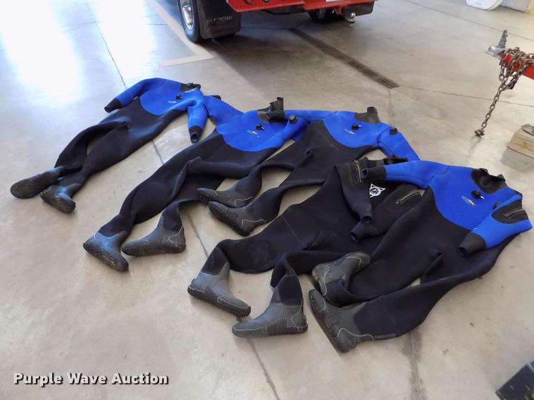 image for item FG9348 (5) Harvey's wet suits