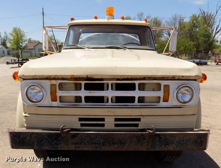 image for item FG9357 1969 Dodge 500 tank truck