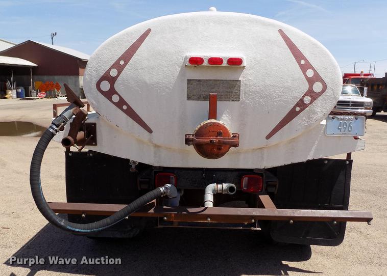 image for item FG9357 1969 Dodge 500 tank truck