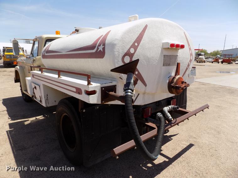 image for item FG9357 1969 Dodge 500 tank truck