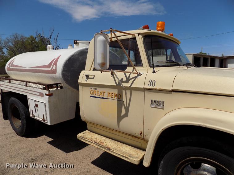 image for item FG9357 1969 Dodge 500 tank truck