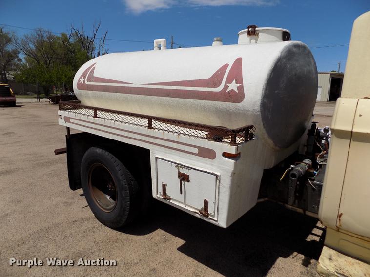 image for item FG9357 1969 Dodge 500 tank truck