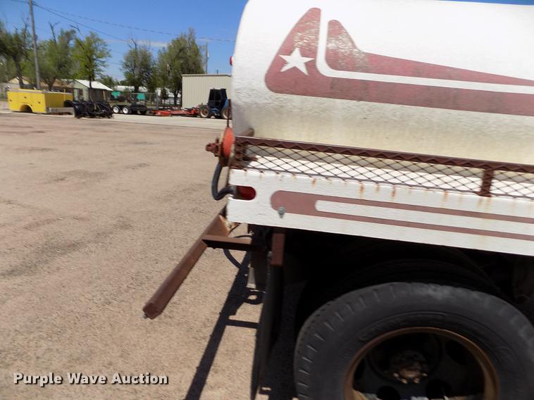 image for item FG9357 1969 Dodge 500 tank truck