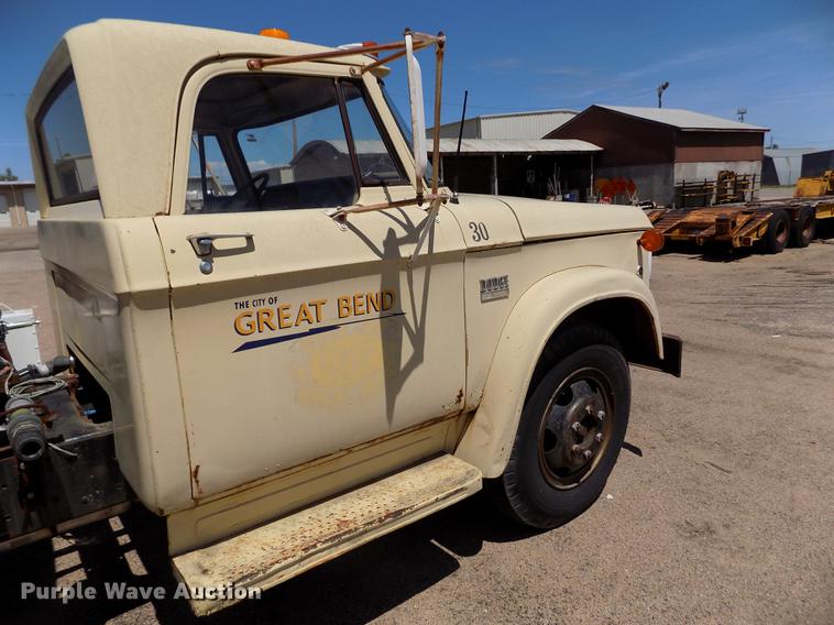 image for item FG9357 1969 Dodge 500 tank truck