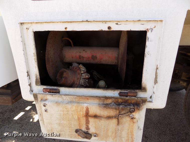 image for item FG9357 1969 Dodge 500 tank truck