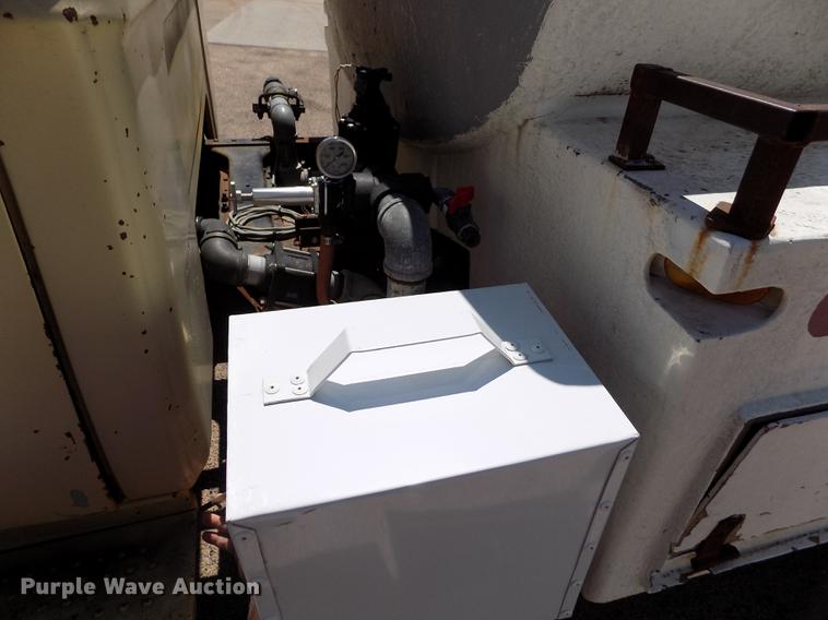 image for item FG9357 1969 Dodge 500 tank truck