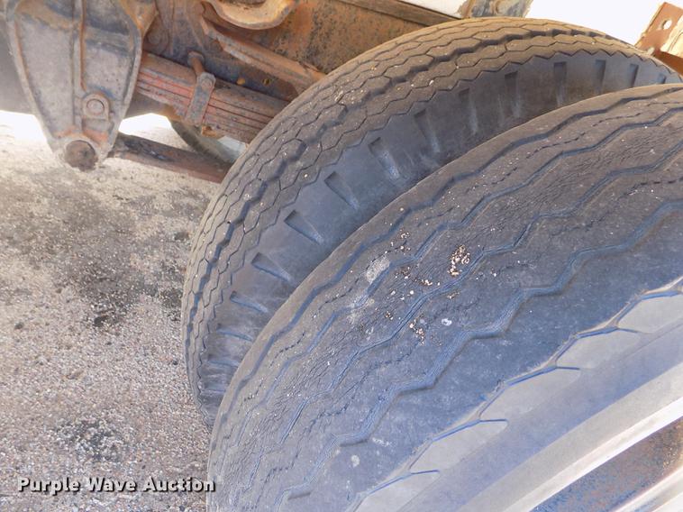 image for item FG9357 1969 Dodge 500 tank truck