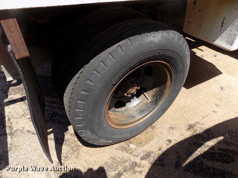 image for item FG9357 1969 Dodge 500 tank truck