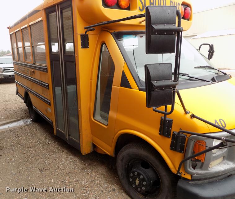 image for item FG9389 1999 Chevrolet Express 3500 school bus