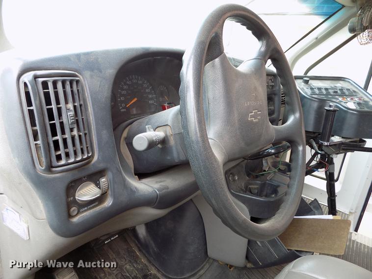 image for item FG9389 1999 Chevrolet Express 3500 school bus
