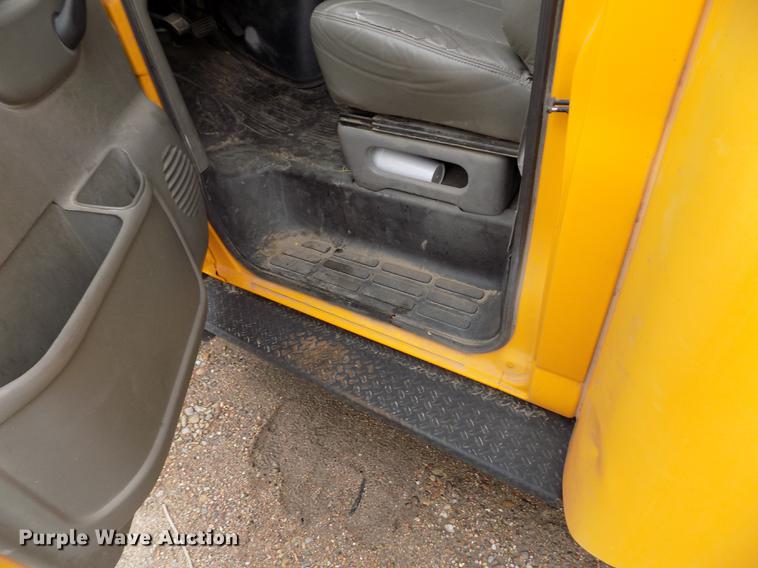 image for item FG9389 1999 Chevrolet Express 3500 school bus