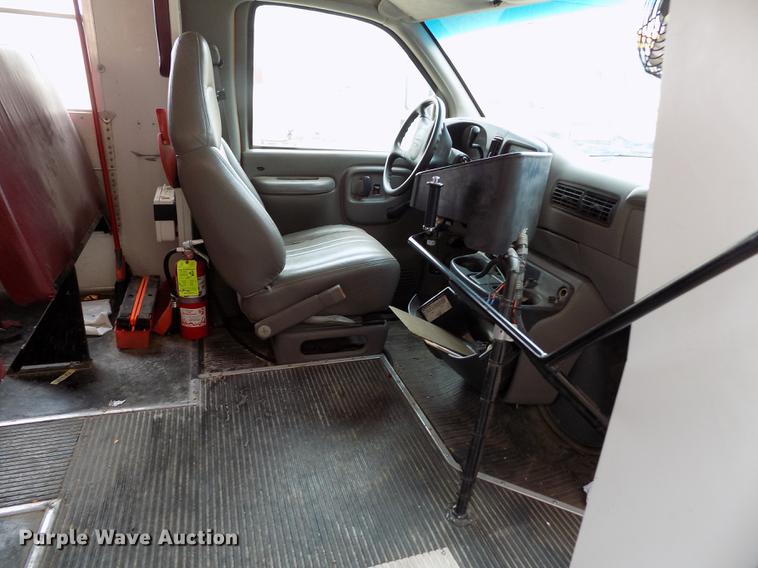 image for item FG9389 1999 Chevrolet Express 3500 school bus