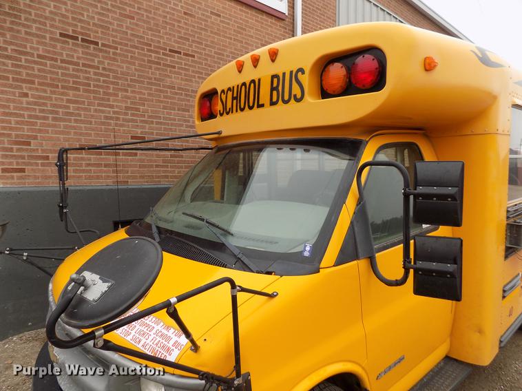 image for item FG9389 1999 Chevrolet Express 3500 school bus