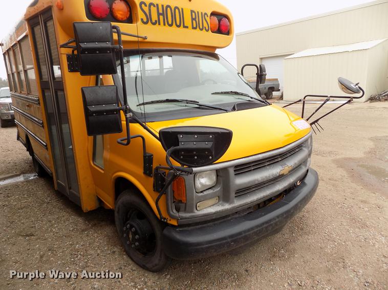 image for item FG9389 1999 Chevrolet Express 3500 school bus