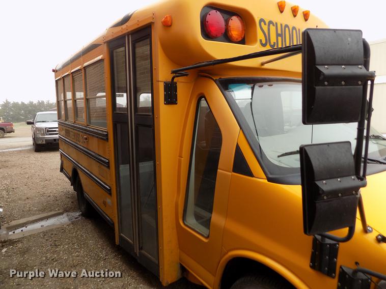 image for item FG9389 1999 Chevrolet Express 3500 school bus