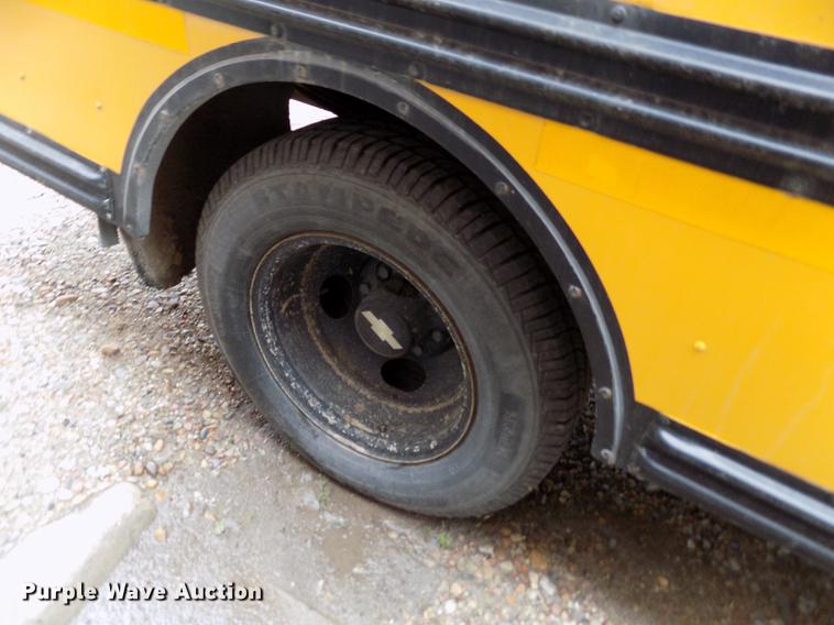 image for item FG9389 1999 Chevrolet Express 3500 school bus