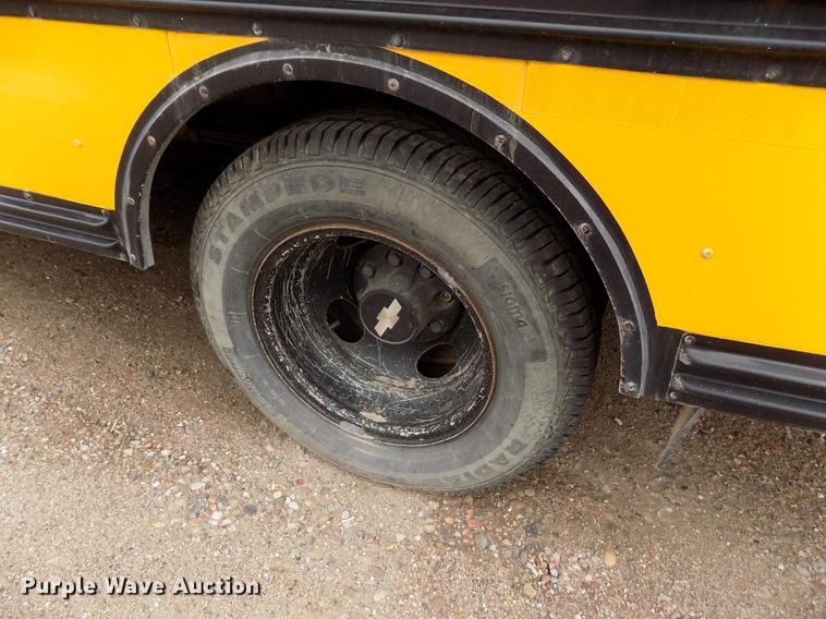 image for item FG9389 1999 Chevrolet Express 3500 school bus