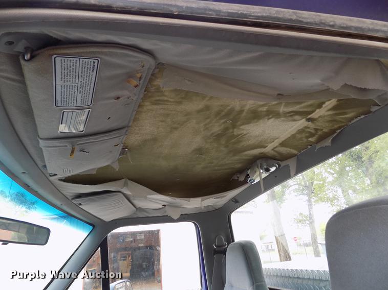 image for item FG9404 1995 Ford F150 XLT pickup truck