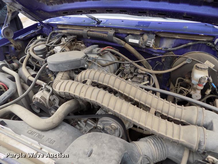 image for item FG9404 1995 Ford F150 XLT pickup truck