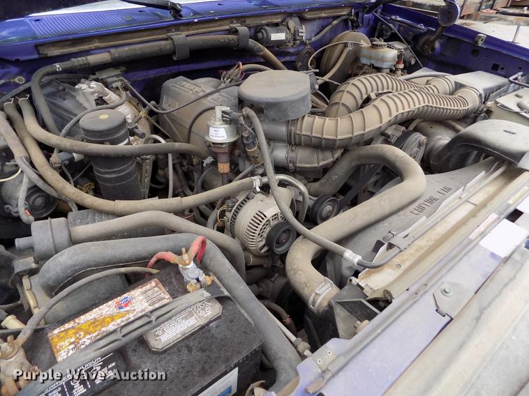 image for item FG9404 1995 Ford F150 XLT pickup truck