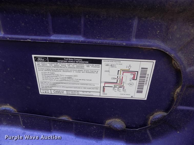 image for item FG9404 1995 Ford F150 XLT pickup truck