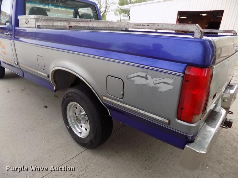 image for item FG9404 1995 Ford F150 XLT pickup truck